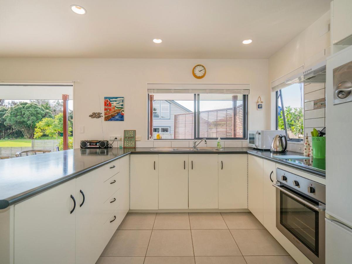 Sunlight Bach - Whitianga Holiday Home Dış mekan fotoğraf